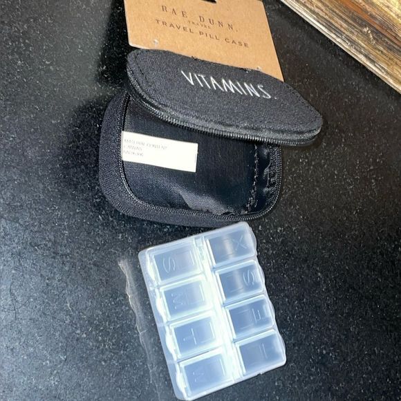 Rae Dunn VITAMINS Travel Pill Case with Removable insert M-S & 1 extra - Picture 3 of 6